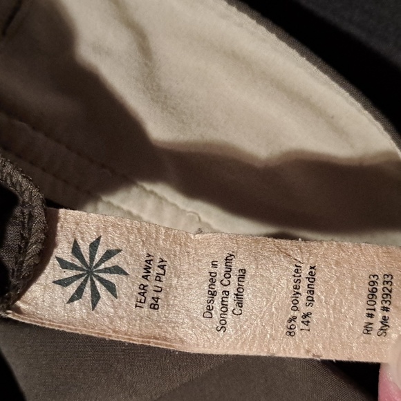 Athleta women's size medium olive skirt with stretch - Picture 6 of 6